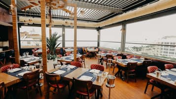 Breakfast, lunch and dinner served