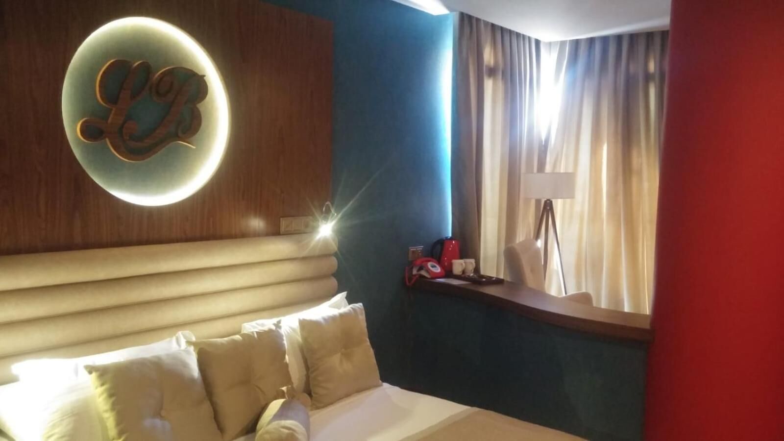 minibar, in-room safe, desk, blackout curtains