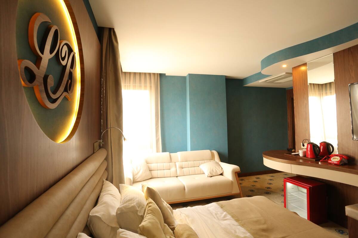 triple room | minibar, in-room safe, desk, blackout curtains