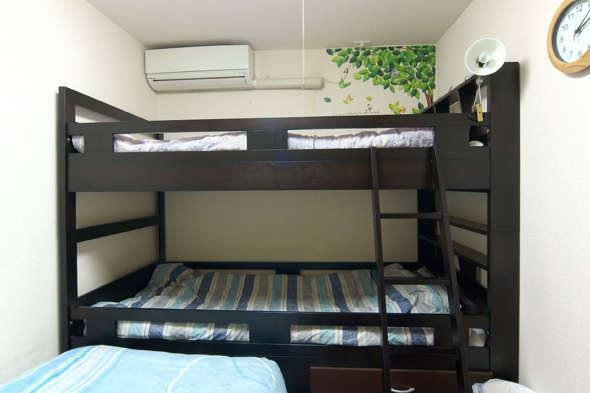 Chambre Triple | Décoration personnalisée, ameublement personnalisé, Wi-Fi gratuit
