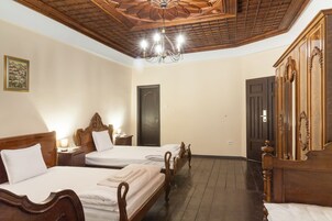 B-Family Room | Individually decorated, blackout drapes, iron/ironing board, free WiFi