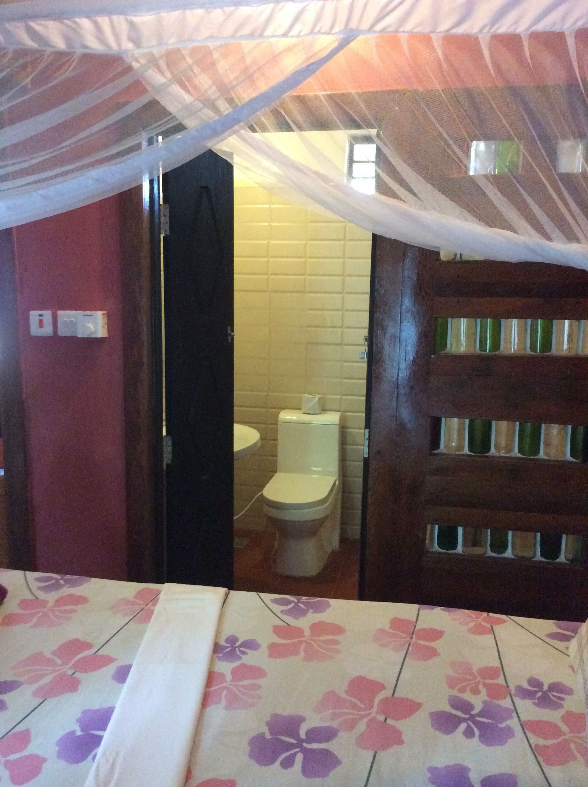 Kajibange bar and guesthouse