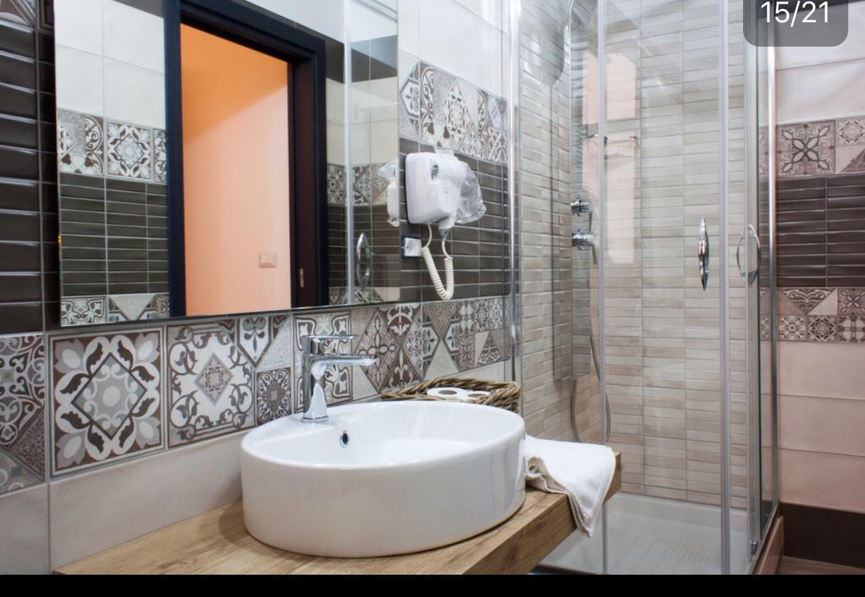 Quarto triplo, cozinha americana | Banheiro | Chuveiro, ducha de hidromassagem, produtos de toalete grátis 