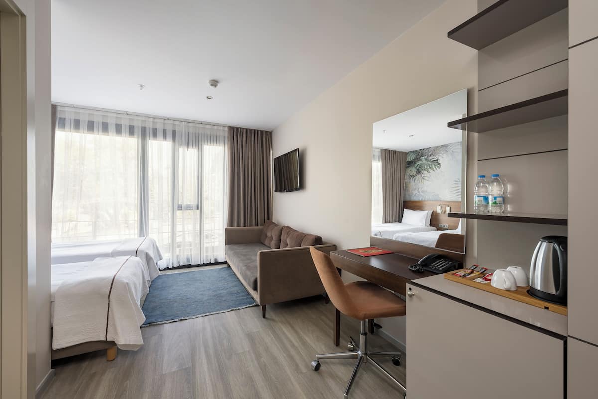 Standard Twin Room, 1 Bedroom | Egyptian cotton sheets, premium bedding, minibar, in-room safe