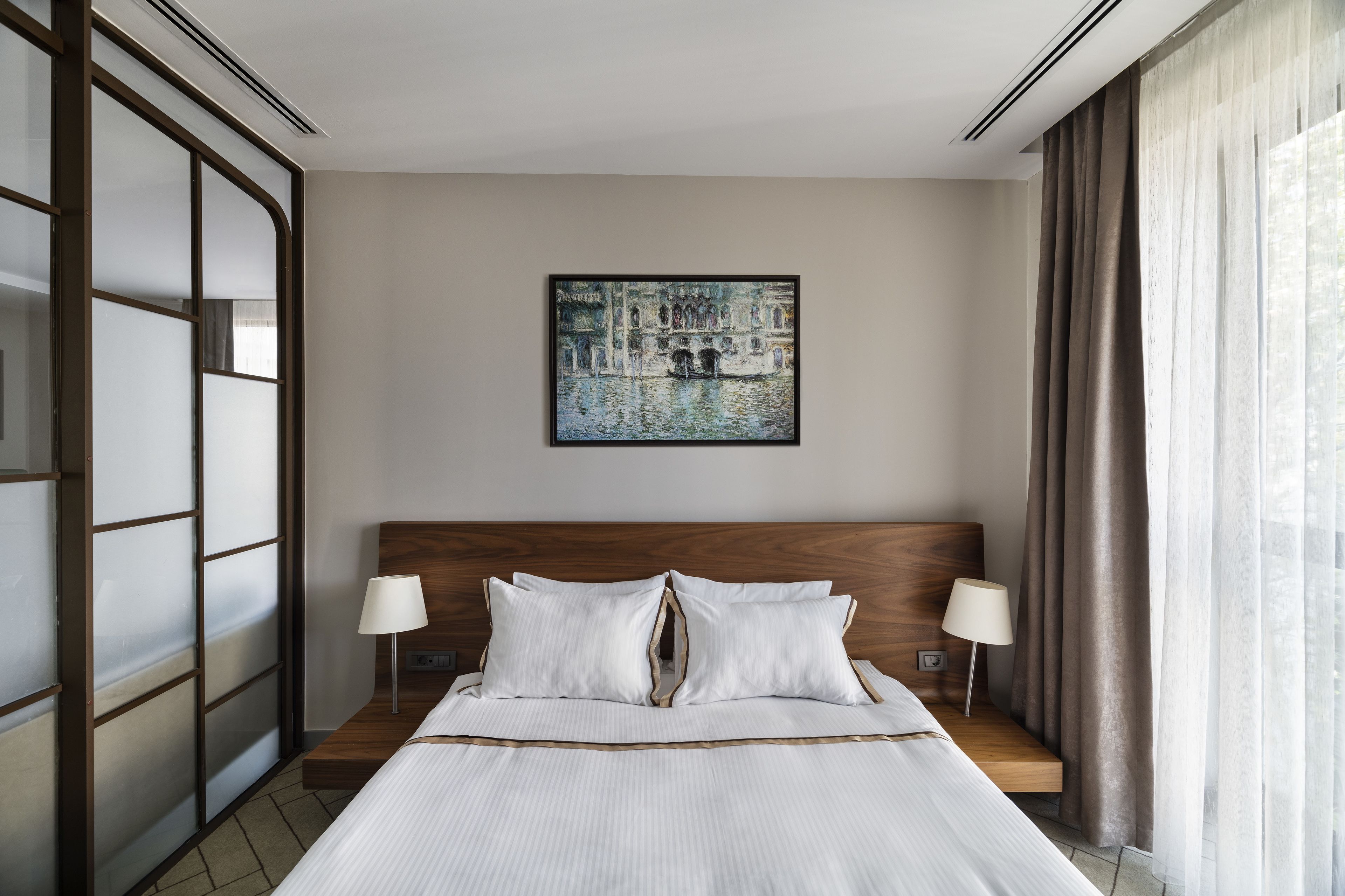 1 bedroom, egyptian cotton sheets, premium bedding, minibar