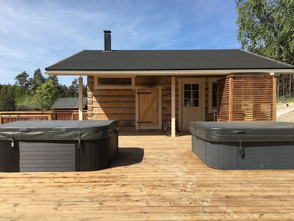 حمام سباحة خارجي