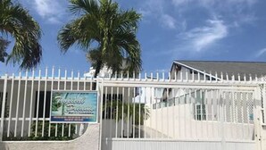 Unclassified image, 2 of 46, button - Tropical Dreams (San Andrés)