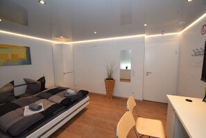 ห้องอีโคโนมีดับเบิล | ผ้าม่านกันแสง, Wi-Fi ฟรี, ผ้าปูที่นอน