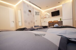 Standard Double Room, 1 Queen Bed | Blackout drapes, free WiFi, bed sheets