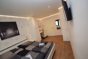 Standard Double Room, 1 Queen Bed | Blackout drapes, free WiFi, bed sheets