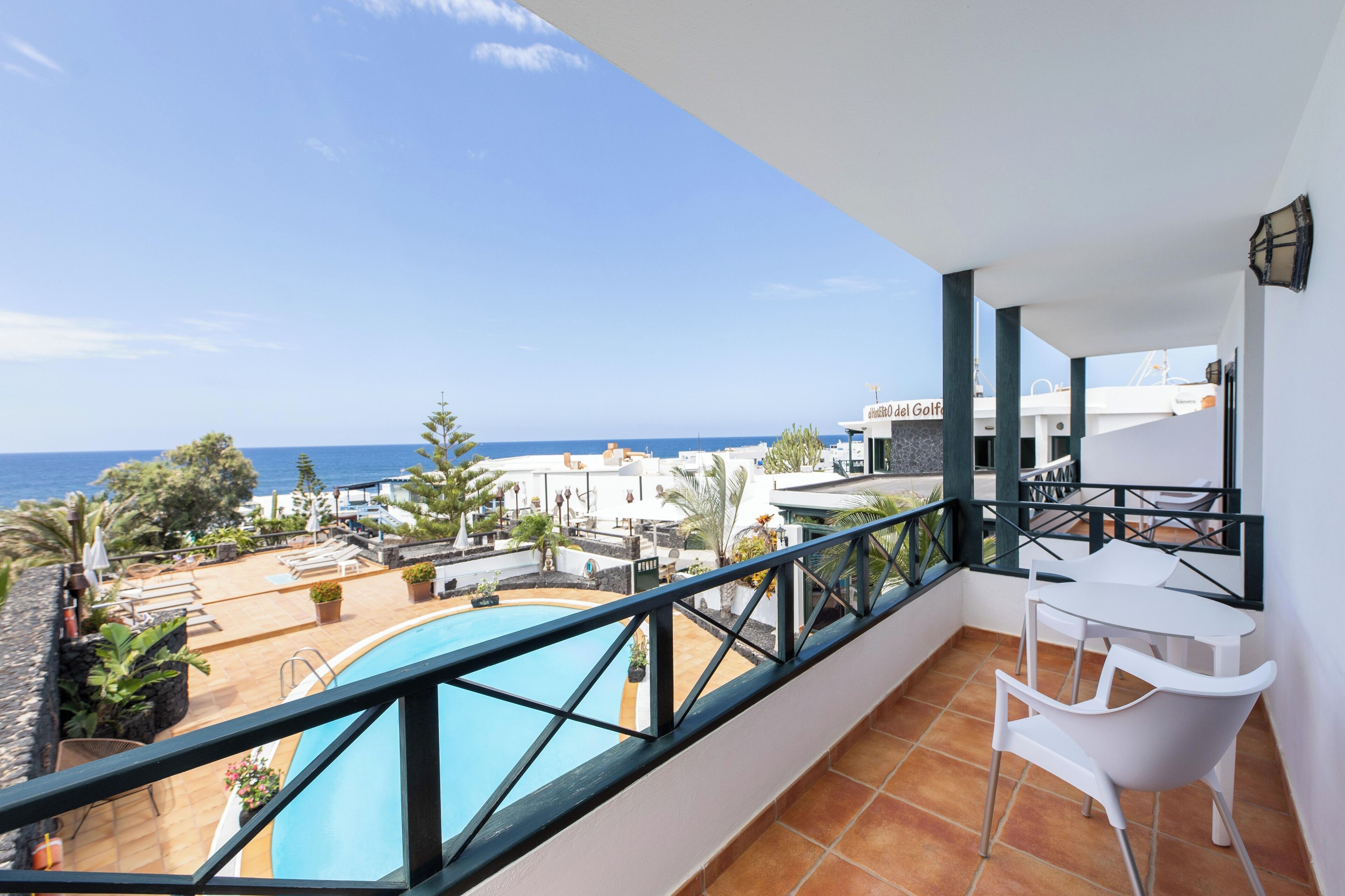 superior double room, sea view | terrace/patio