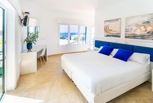 Double Room, Sea View | Desk, bed sheets