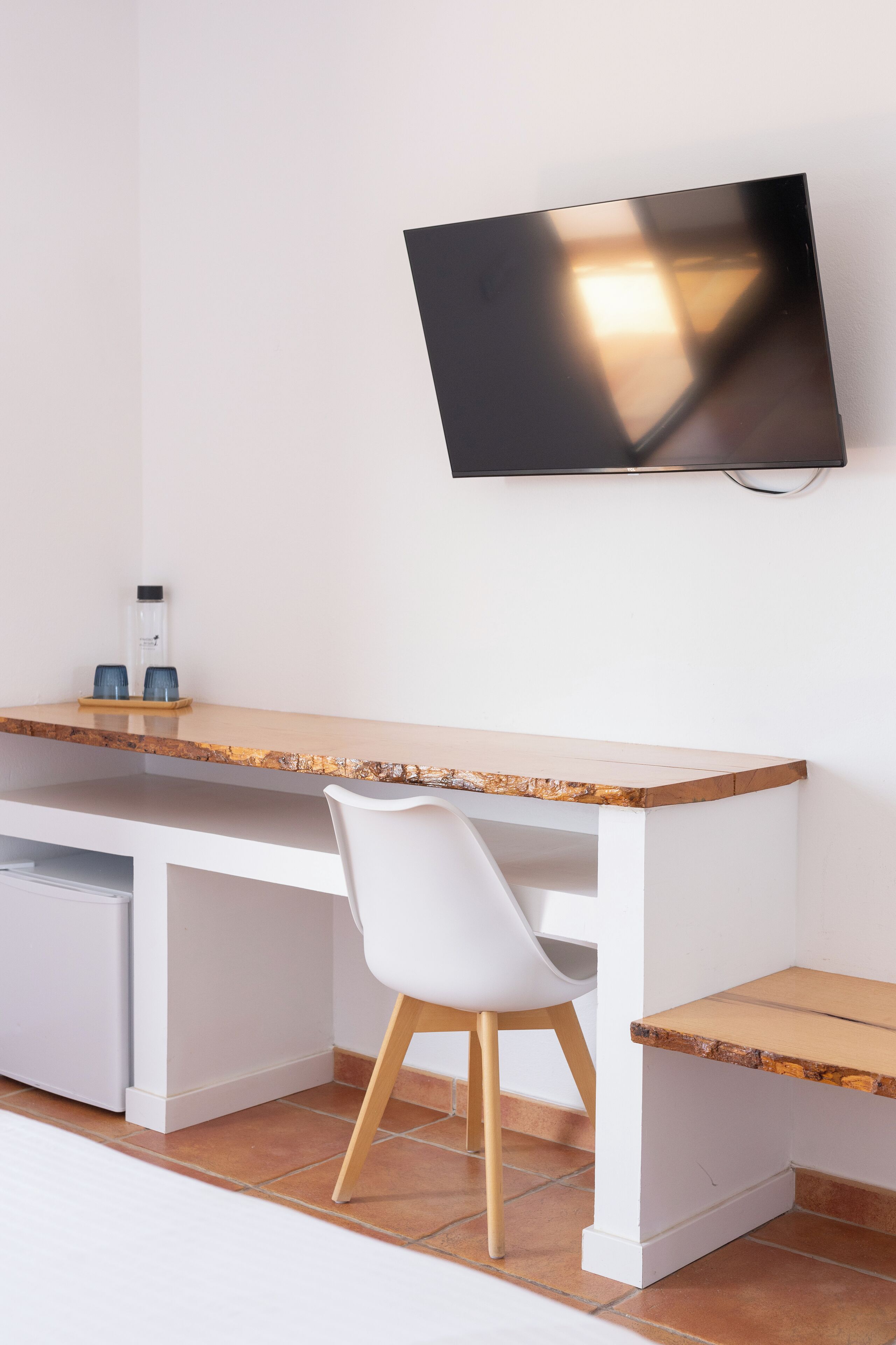 superior double room, sea view | desk, bed sheets