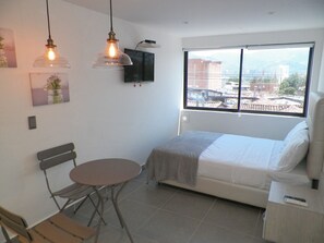 Blackout curtains, iron/ironing board, free WiFi, bed sheets - Parque Poblado Apartaestudio (Medellín)