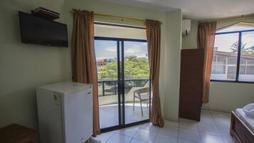 Traditional Room, 1 Queen Bed | Egyptian cotton sheets, individually decorated, individually furnished