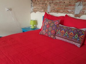 Individually decorated, individually furnished, free WiFi, bed sheets - Casa Elizabeth (Quetzaltenango)