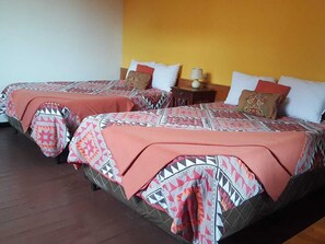 Individually decorated, individually furnished, free WiFi, bed sheets - Casa Elizabeth (Quetzaltenango)