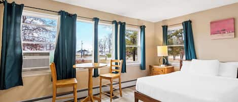 Suite, 1 grand lit, non-fumeurs (Efficiency) | 1 chambre, literie de qualité supérieure, bureau, rideaux occultants
