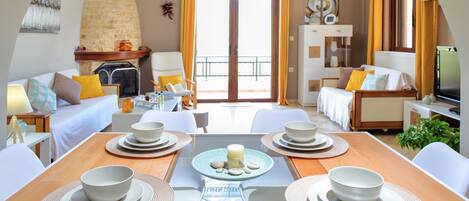 Appartement Duplex Familial | Coin séjour | Télévision