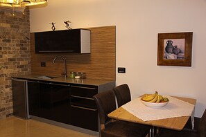 Loft Gallery, 1 habitación, para fumadores, vista al jardín | Comida en el ryokan