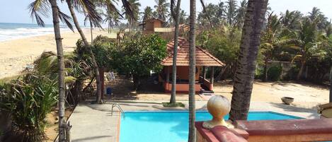 4-Bedroom Villa | Private pool