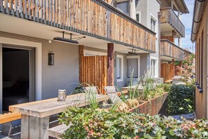 Comfort Suite, Garden View (1) | Terrace/patio