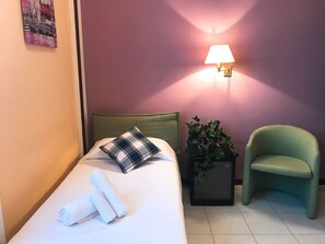 Classic Single Room | In-room safe, soundproofing, rollaway beds, free WiFi