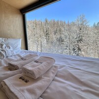 Laptop workspace, blackout drapes, iron/ironing board, free WiFi