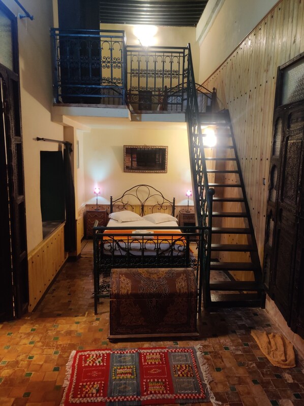 Classic Quadruple Room, Multiple Beds | Individually decorated, blackout drapes, free WiFi, bed sheets - Riad Menthe Et Citron (Meknes)