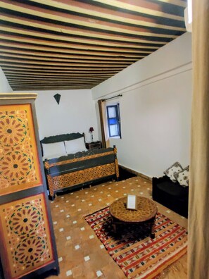 Classic Double Room, 1 Double Bed, Non Smoking | Individually decorated, blackout drapes, free WiFi, bed sheets - Riad Menthe Et Citron (Meknes)