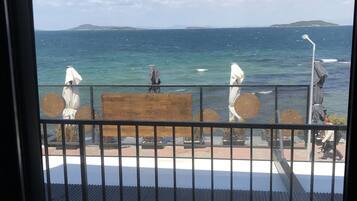 Frette Italian sheets, premium bedding, down duvets, memory-foam beds