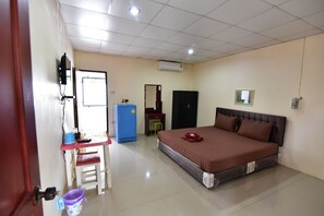 Standard Double Room  | Kamar mandi | Shower, perlengkapan mandi gratis,  dan handuk