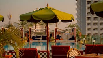 Outdoor pool, pool loungers