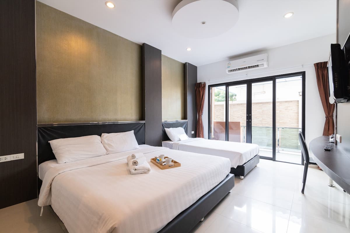 Standard Plus | In-room safe, blackout curtains, free WiFi, bed sheets
