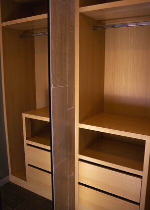 Habitación ejecutiva | Escritorio, wifi gratis, ropa de cama