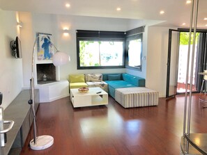 Flat-screen TV, fireplace - Pleiades Boutique Villas (Kassandra)