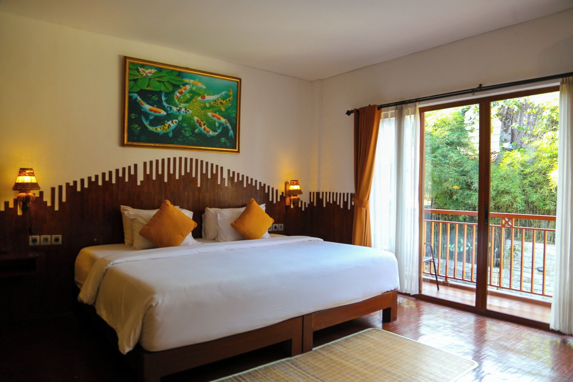 Deluxe Double or Twin Room with Pool View | Minibar, in-room safe, laptop workspace, soundproofing