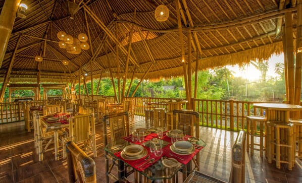 Breakfast, lunch, dinner served; vegetarian cuisine  - Karang Lila Bhuana (Ubud)