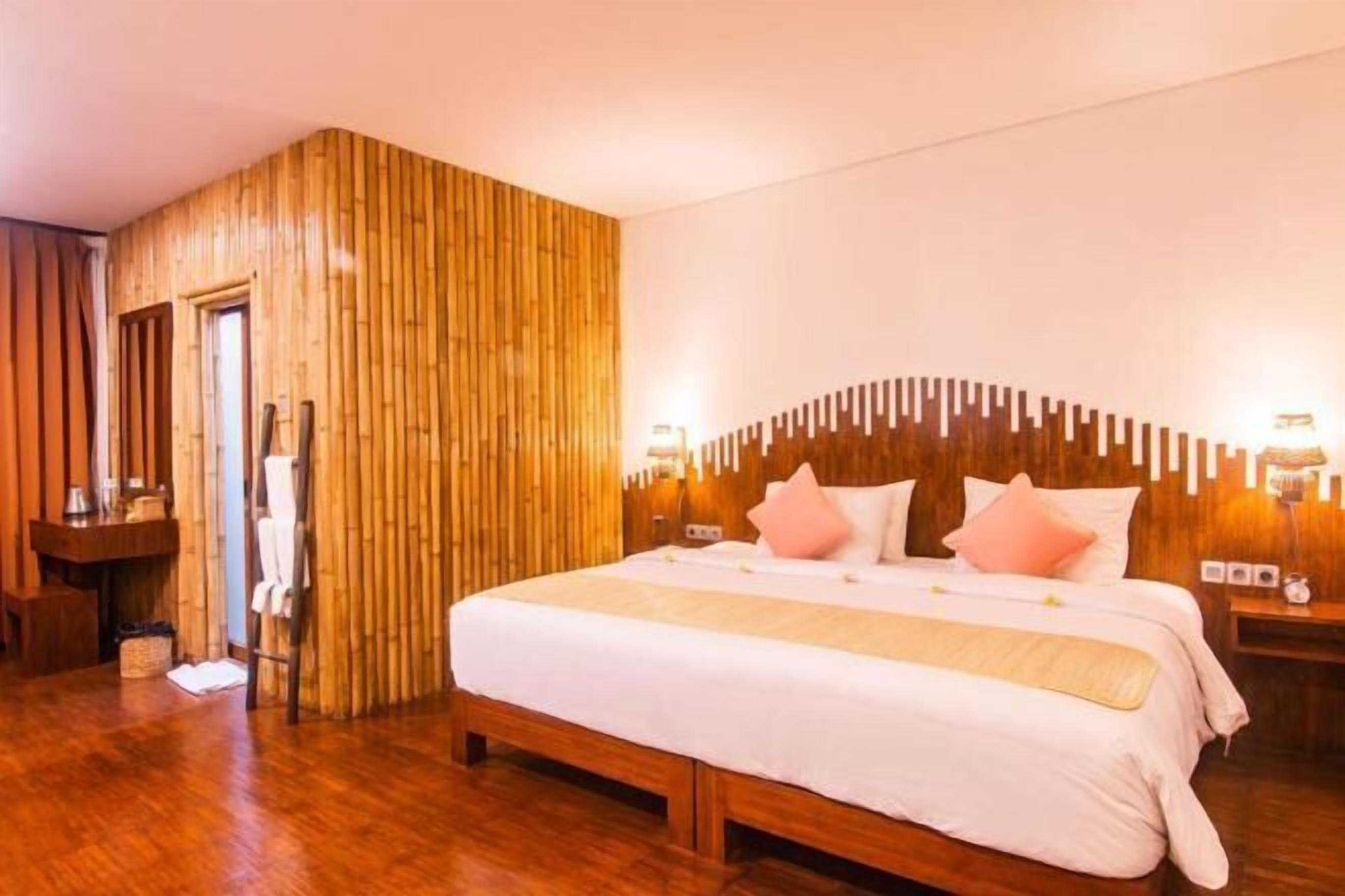 迷你吧、房內夾萬、書桌、隔音