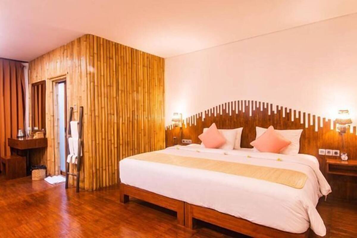 Minibar, in-room safe, desk, soundproofing