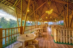 Breakfast, lunch and dinner served - Karang Lila Bhuana (Ubud)