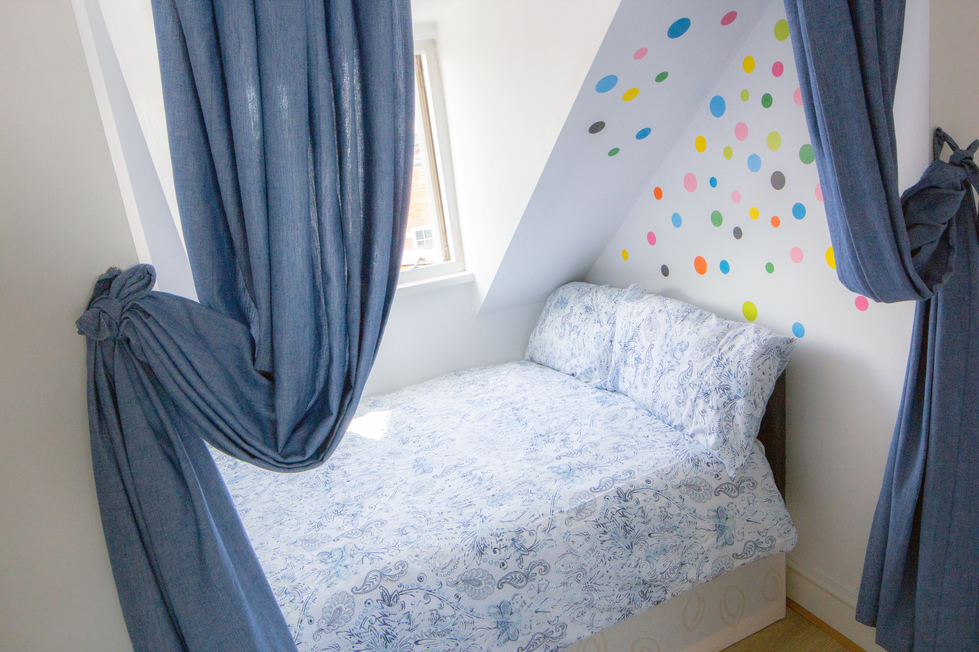 遮光カーテン、防音設備、アイロン / アイロン台、ベビーベッド