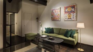 Luxury Townhome, Non Smoking | Living area | Flat-screen TV