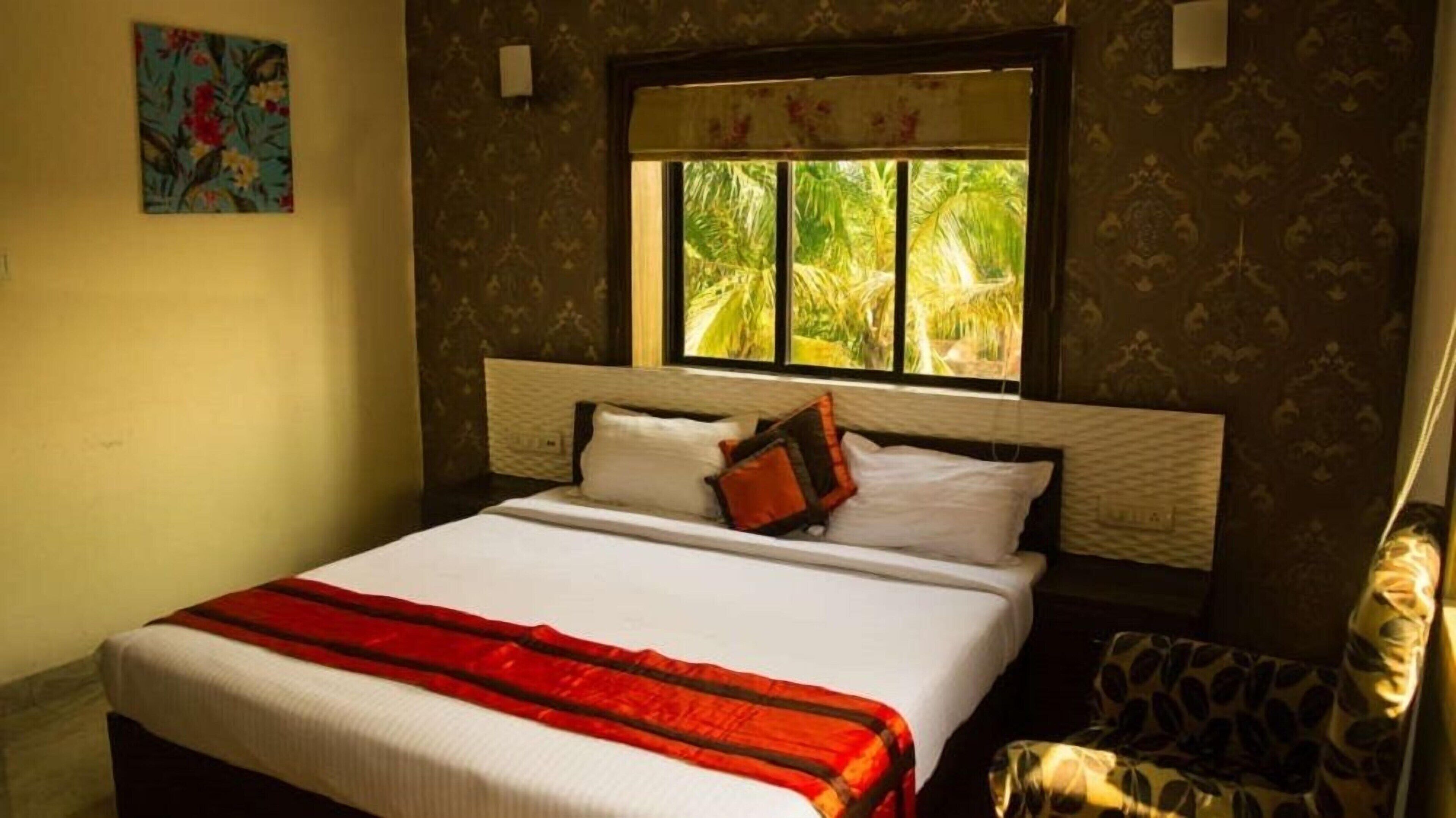 1 bedroom, premium bedding, down comforters, in-room safe