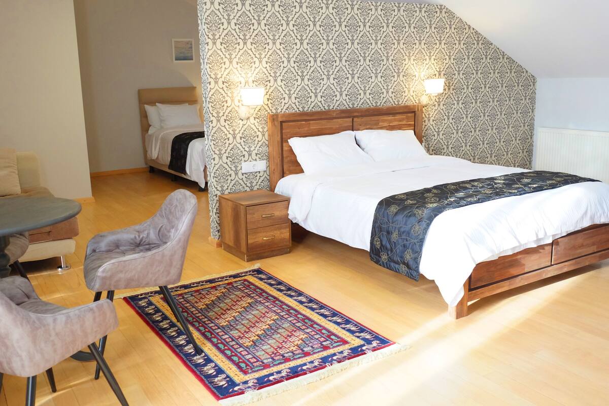 Blackout curtains, soundproofing, iron/ironing board, free WiFi