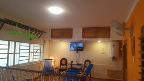 Lounge - Esquina San Nicolas (Havana)