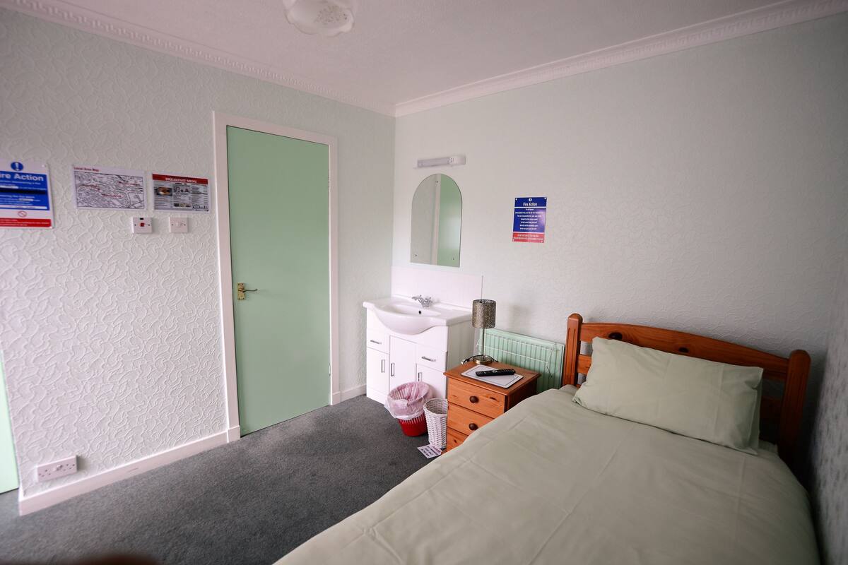 Economy Single Room