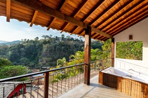 Habitación doble de lujo | Vista del balcón