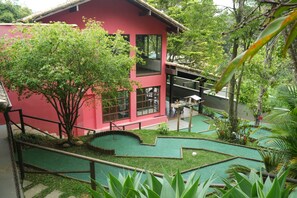 Mini-golf