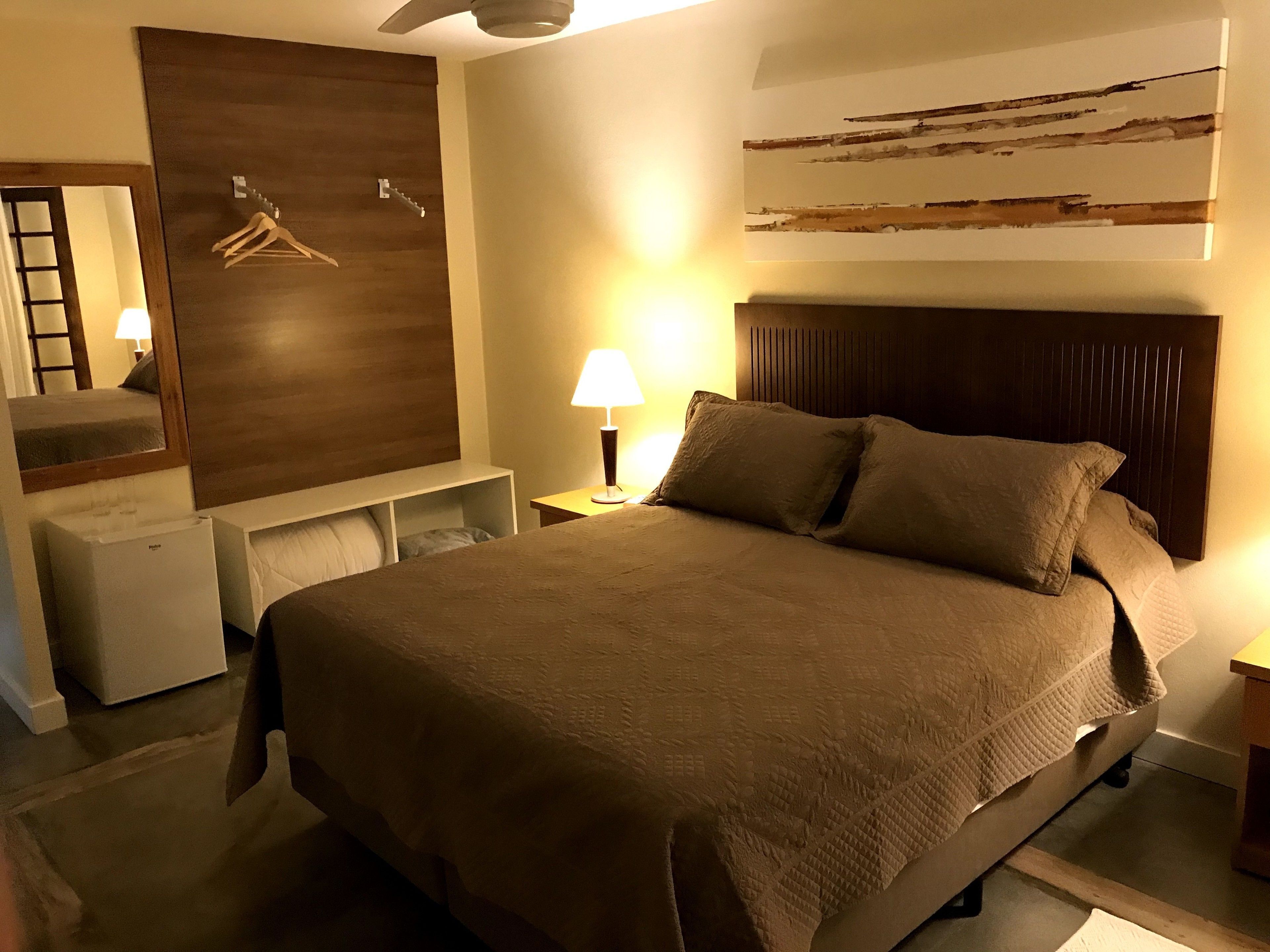 Hochwertige Bettwaren, Minibar, kostenloses WLAN, Bettwäsche